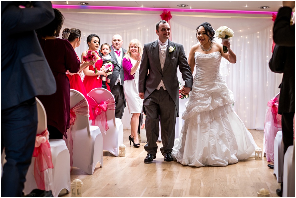 wedding ceremony at modershall oaks