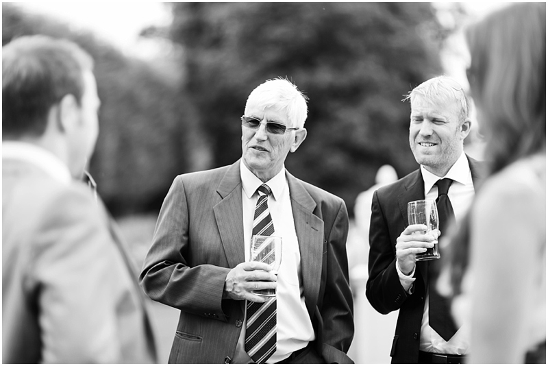 natural photos of wedding guests