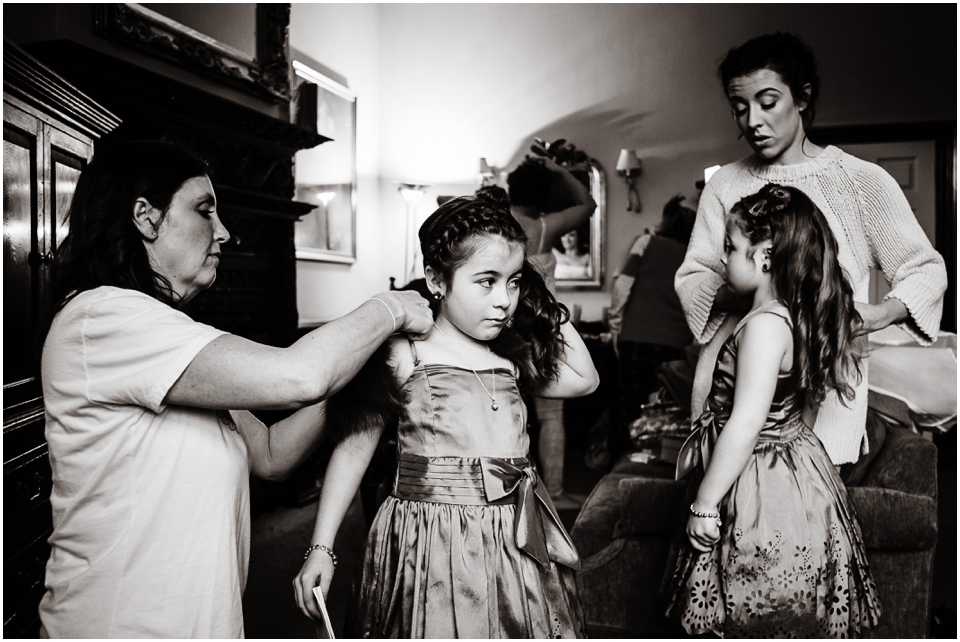 natural wedding photos of bridesmaids