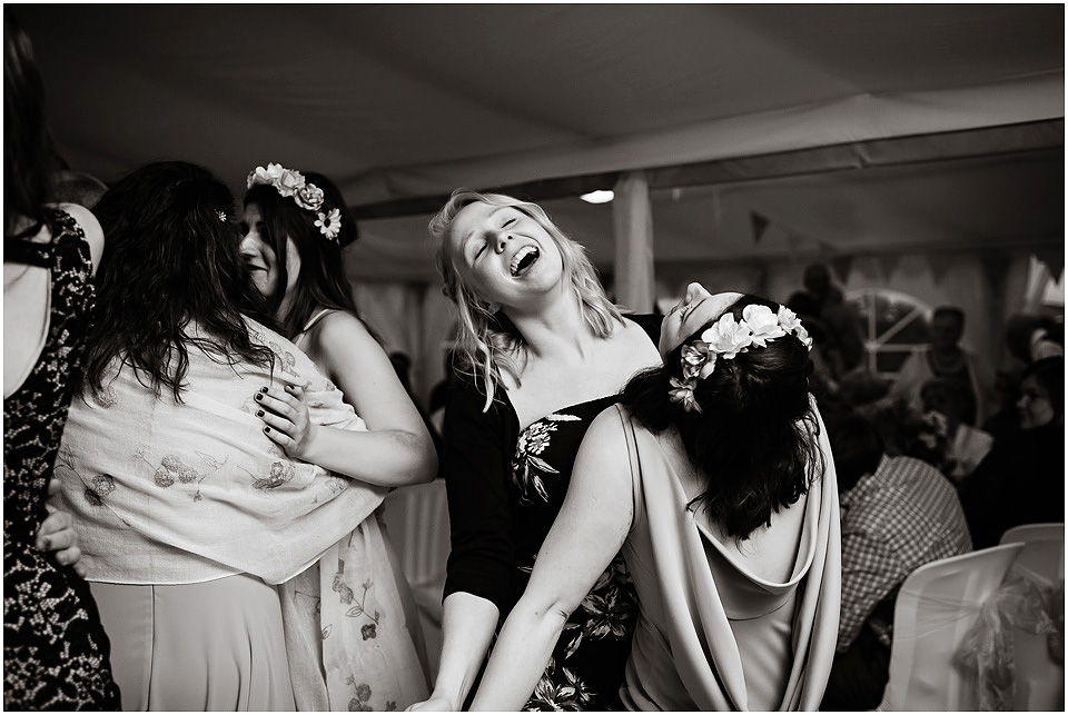 natural wedding photos