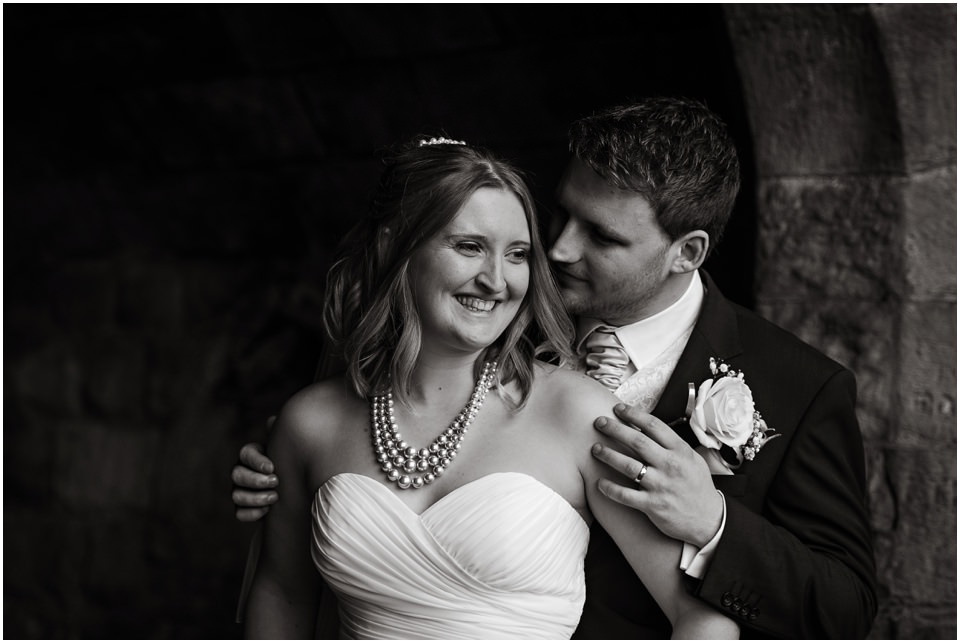 relaxed wedding photos