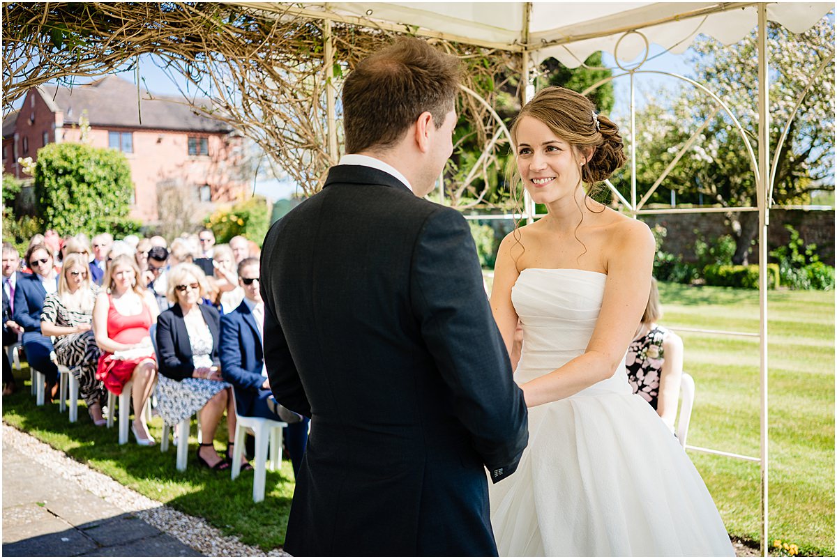 outdoor wedding ceremony at albright hussey mannor