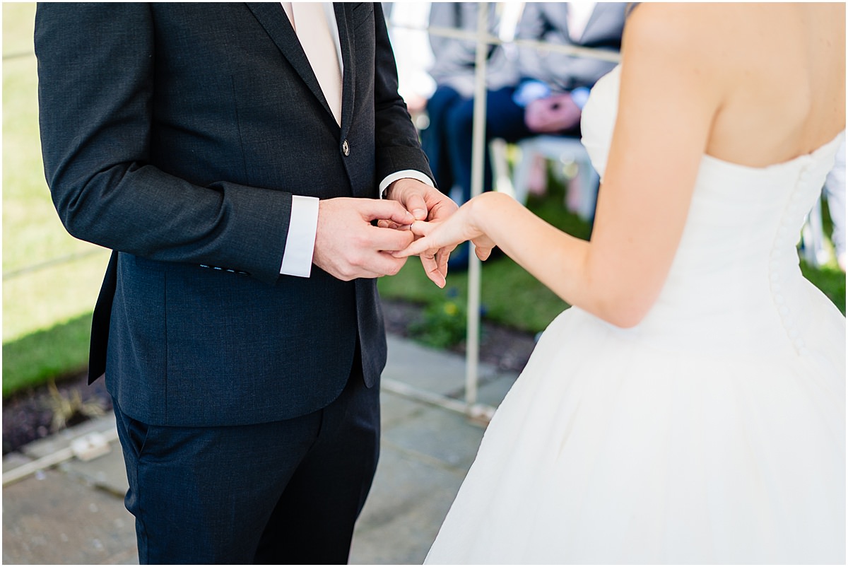 outdoor wedding ceremony at albright hussey mannor