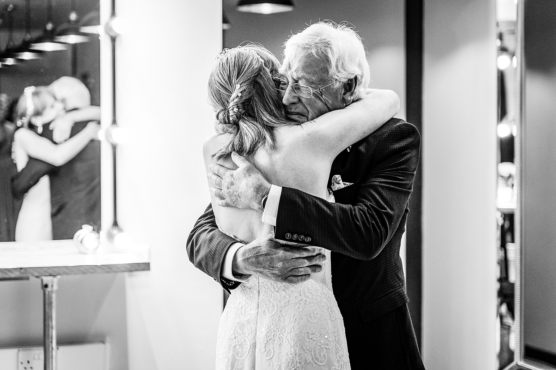 dad sees bride in dress for the first time