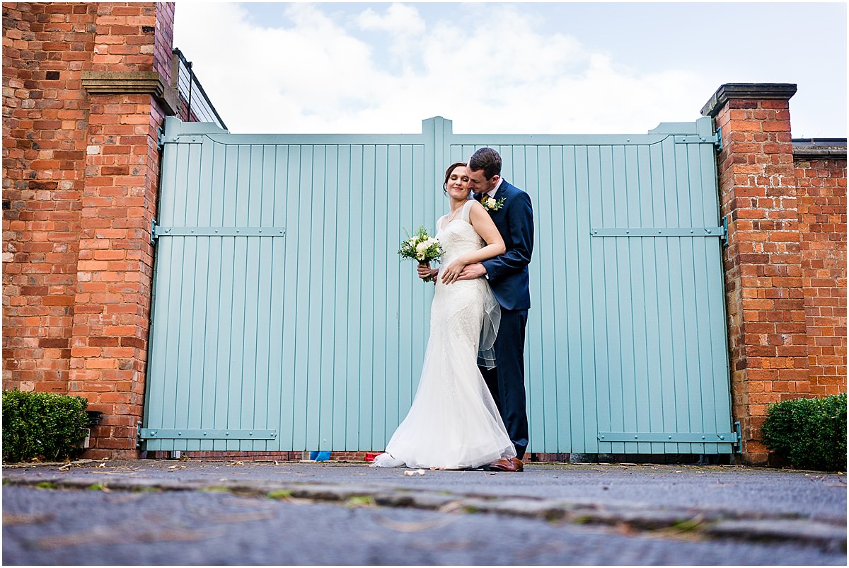 bride an groom portraits