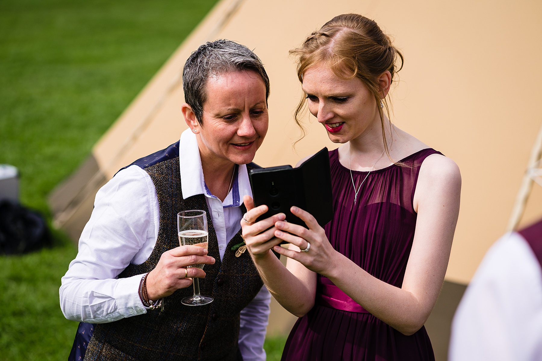 story telling wedding photos