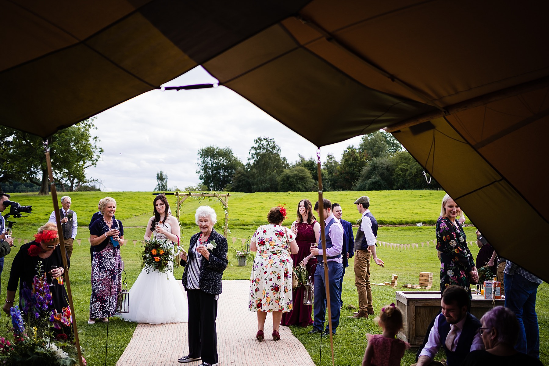 story telling wedding photos