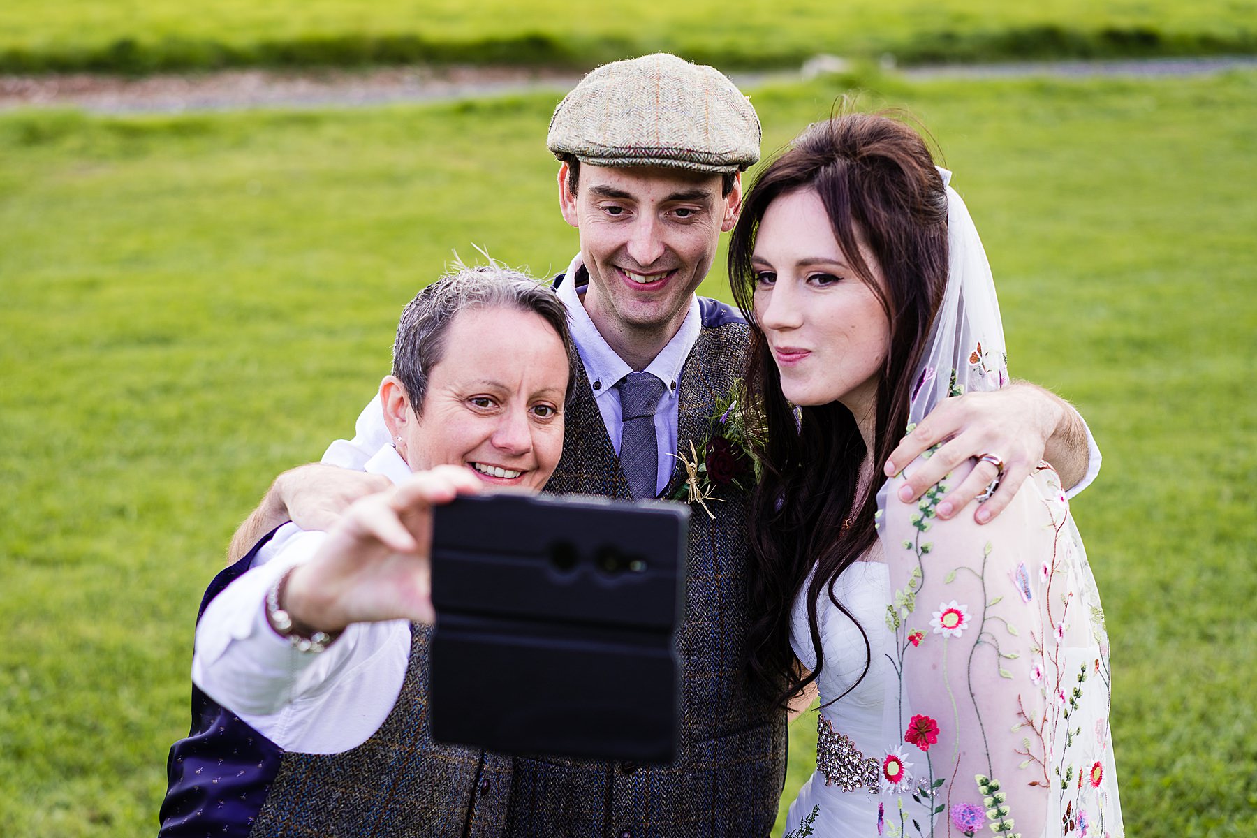 story telling wedding photos