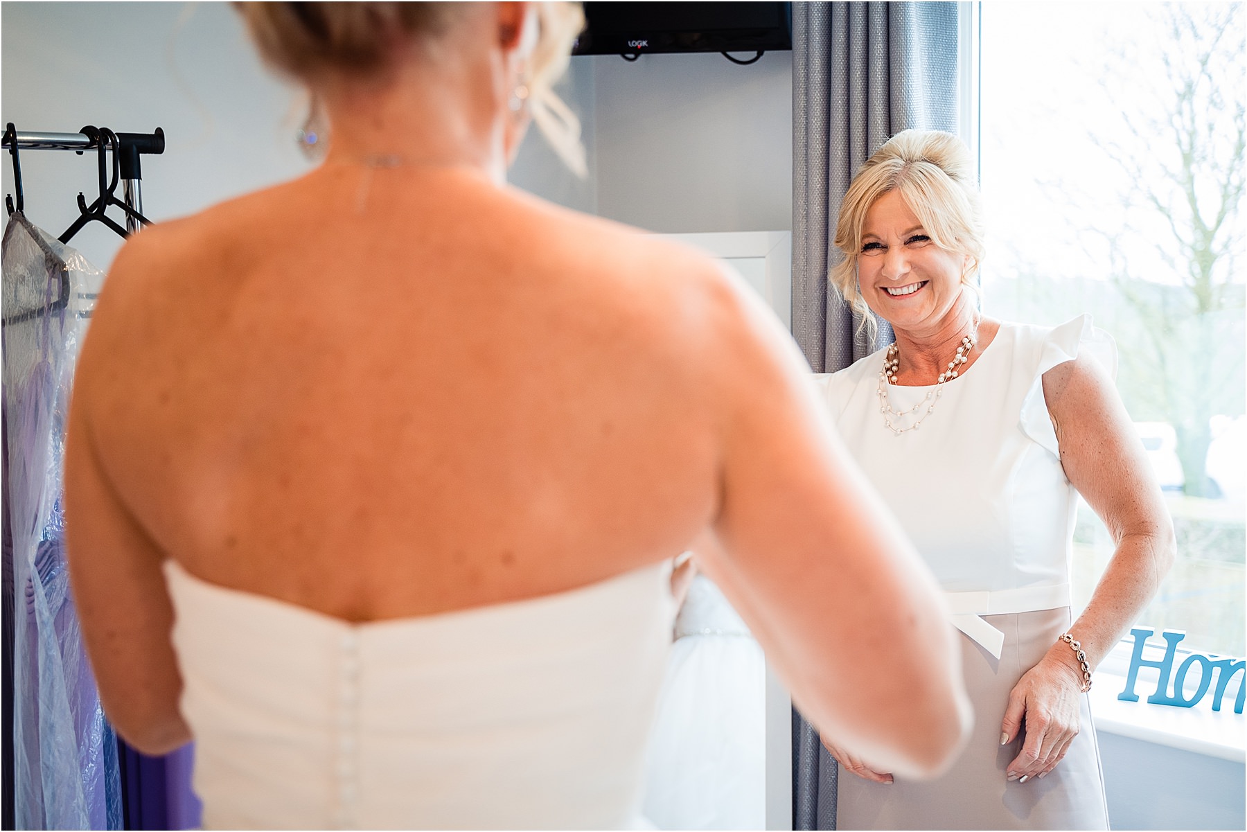 bride and mum