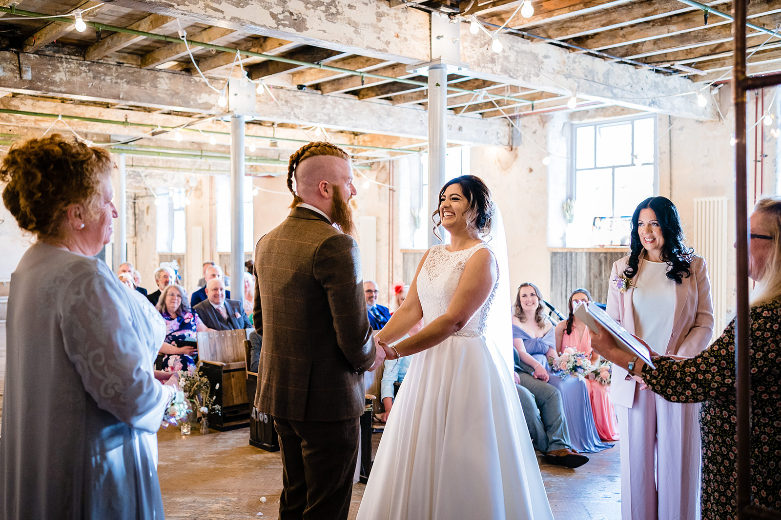 wedding ceremony at holmes mill
