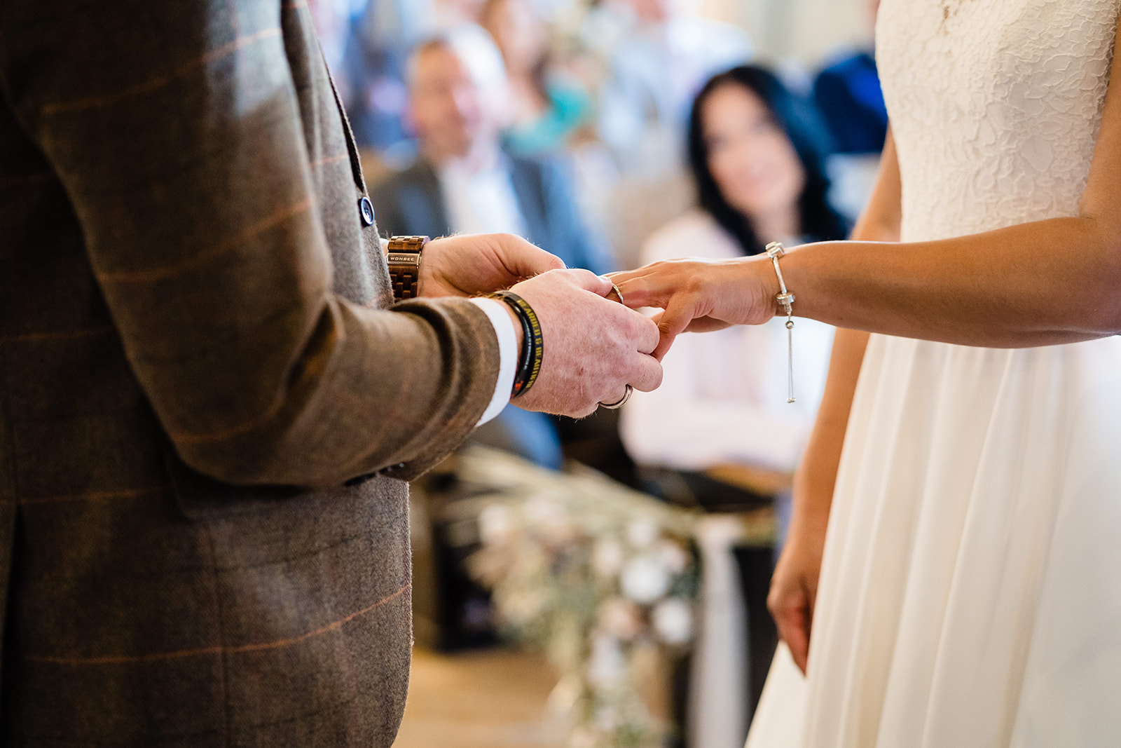 wedding ceremony at holmes mill