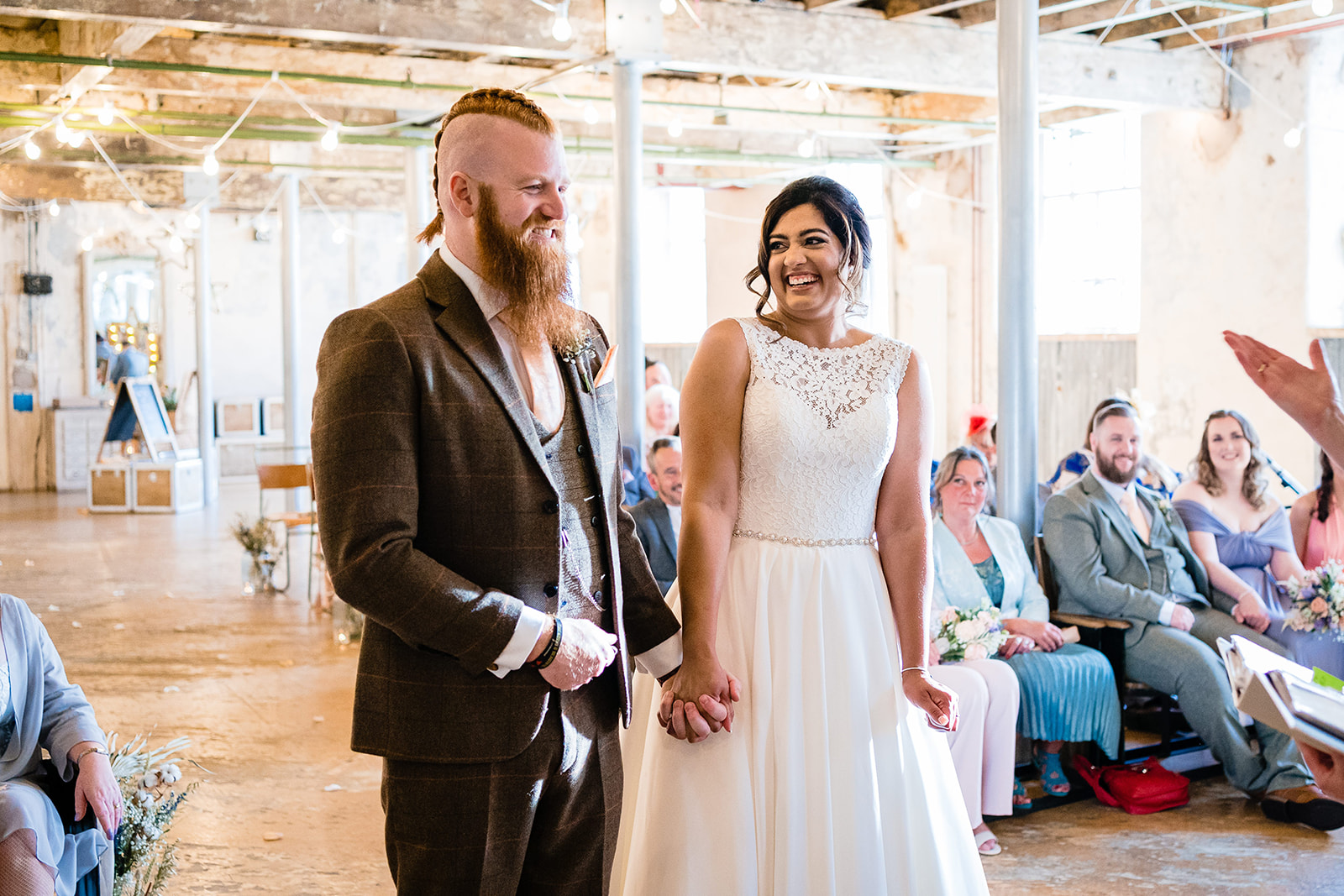 wedding ceremony at holmes mill