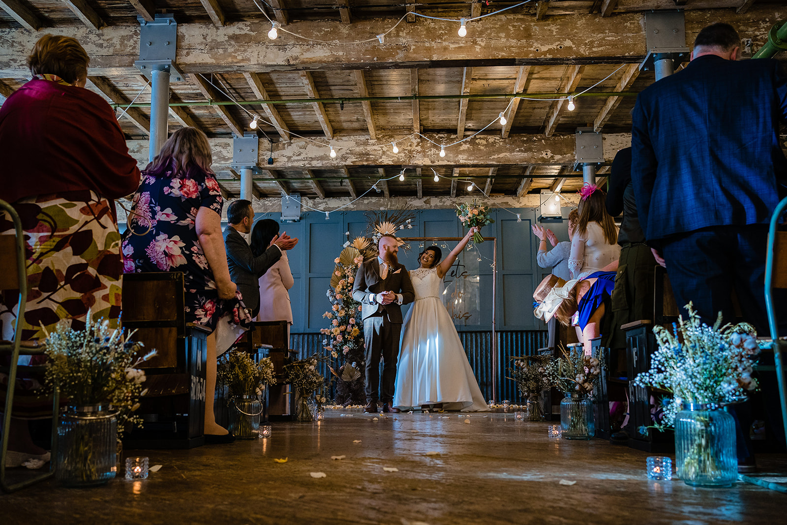wedding ceremony at holmes mill