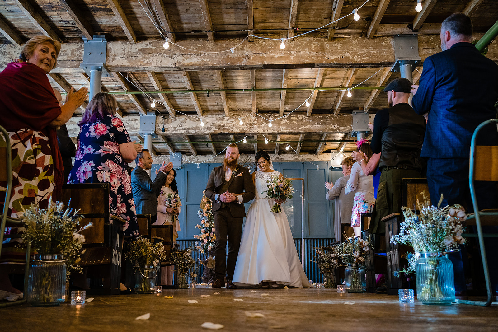 wedding ceremony at holmes mill