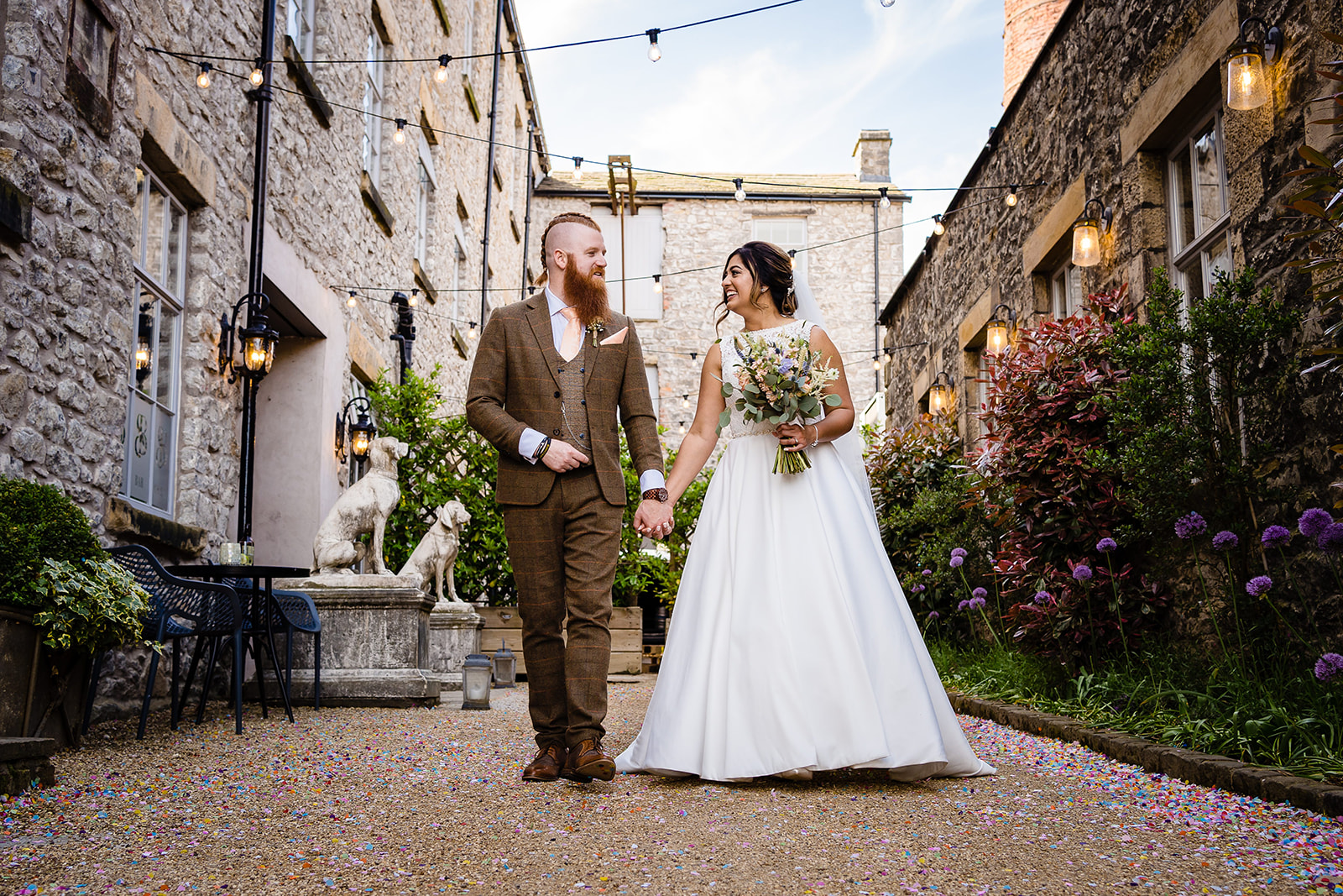 bride and groom at holmes mill