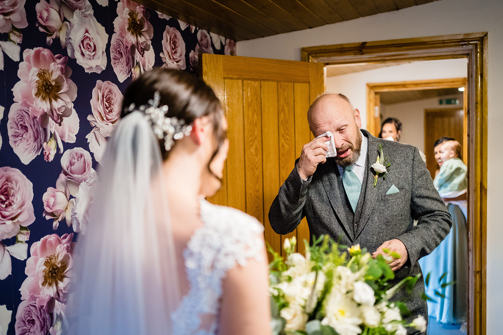 brides dad sees bride