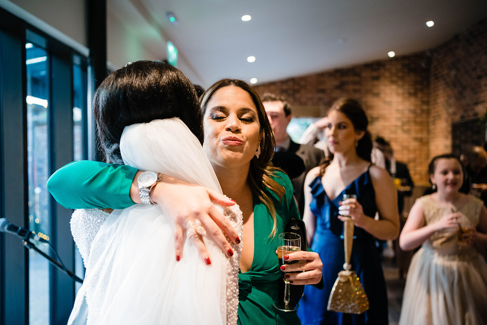 natural wedding photos