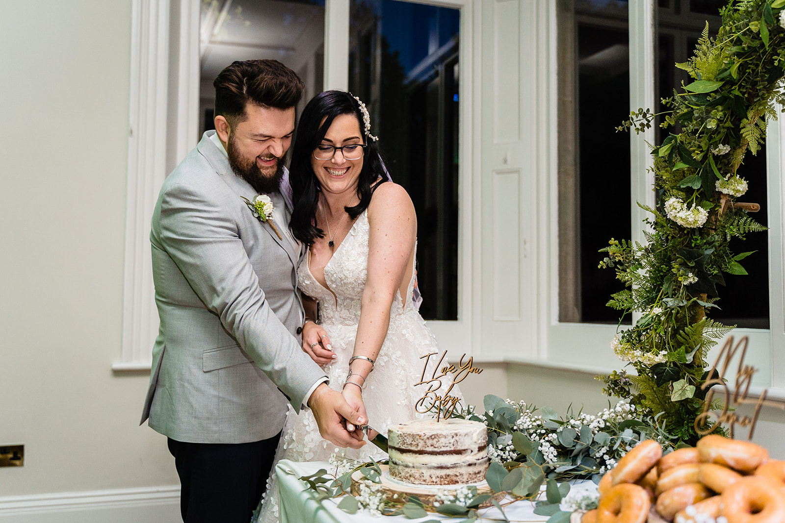 cake cutting 